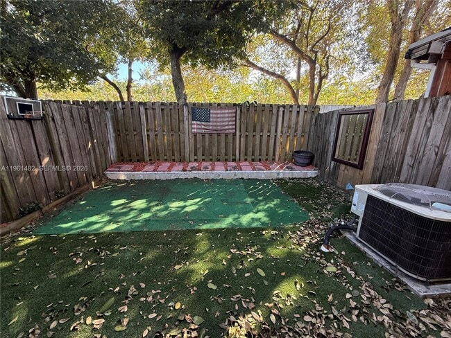 Photo - 4282 NE 9th St