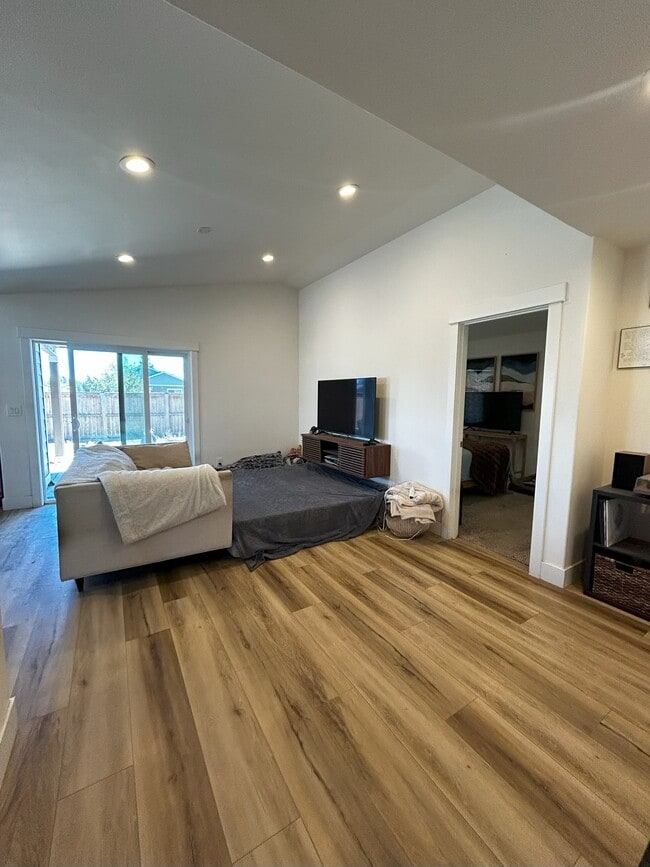 Photo - 51772 Mountain Pne St