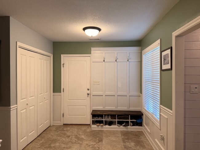 Photo - 145 Broadleaf Dr