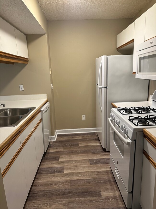 Photo - 1996 Camino Ln