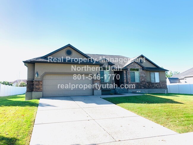 3 Bedroom 2 Bath Home in Roy Now Available! - 3 Bedroom 2 Bath Home in Roy Now Available!