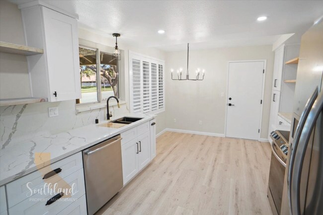 Photo - 40002 Village 40