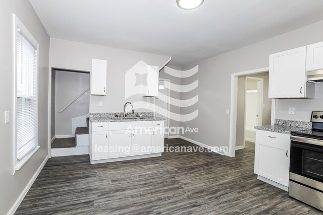 Photo - 1025 W 17th St