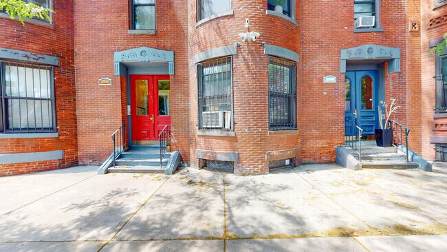 Building Photo - 88 Hammond St Unit 8