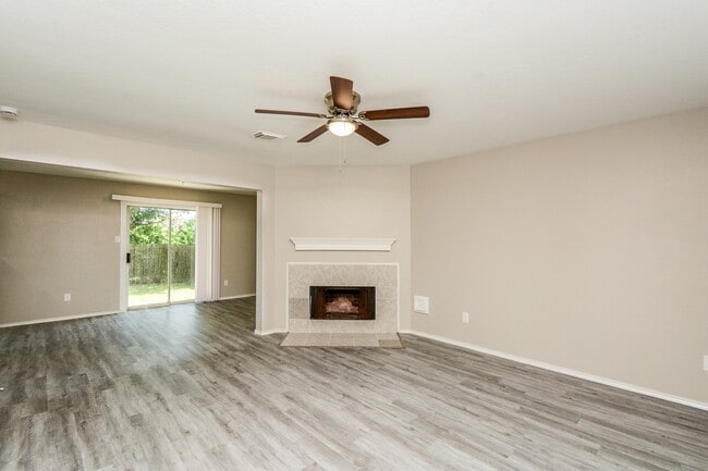 Photo - 8826 Pecan Pl Dr
