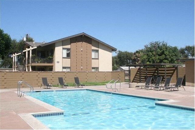 Greenbriar Woods Apartments