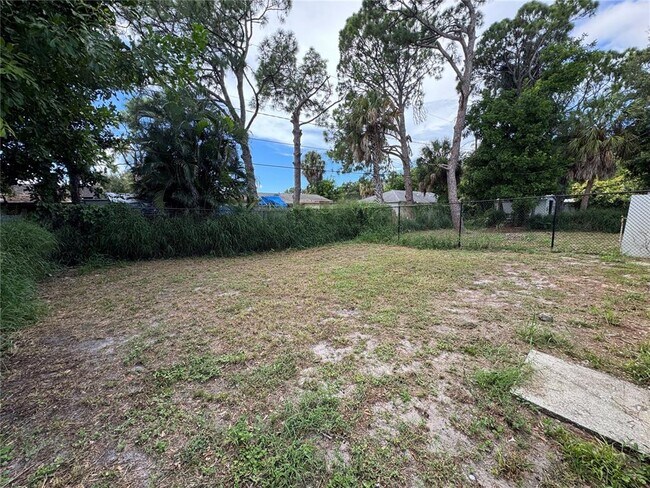 Photo - 312 60th Ave Dr W