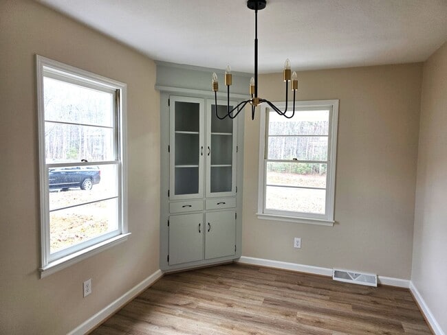 Photo - 3 Bed 1.5 Bath Rental Home Mount Airy