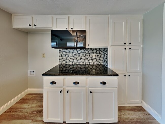 Photo - 2111 El Dorado Way