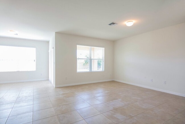 Photo - 218 SE 8th St