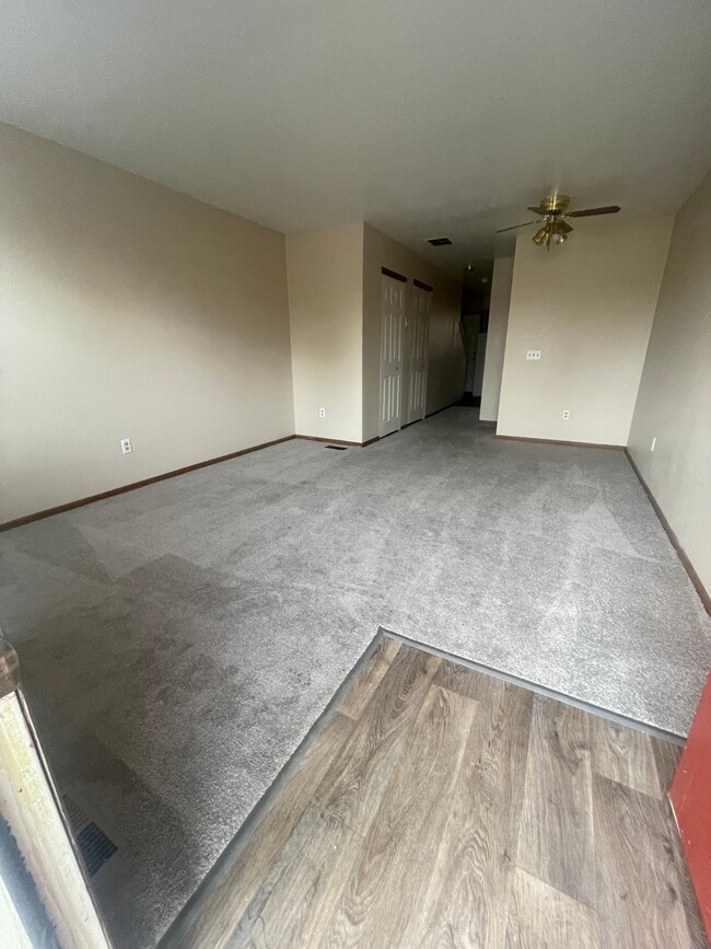 Living room - Beacon Place Apartments