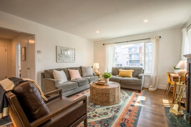 Building Photo - 239 N Center St Unit ID1249913P