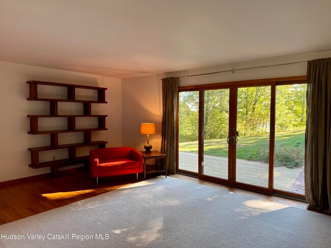 Photo - 399 Hamburg Rd