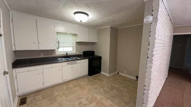 Photo - 1095 Foster Cir