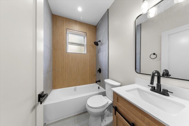 Photo - 2134 N Bingham St