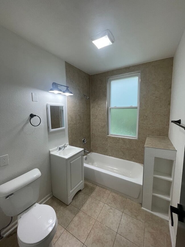Photo - 2917 N Richards St Unit 2917 N Richards St (Lower)