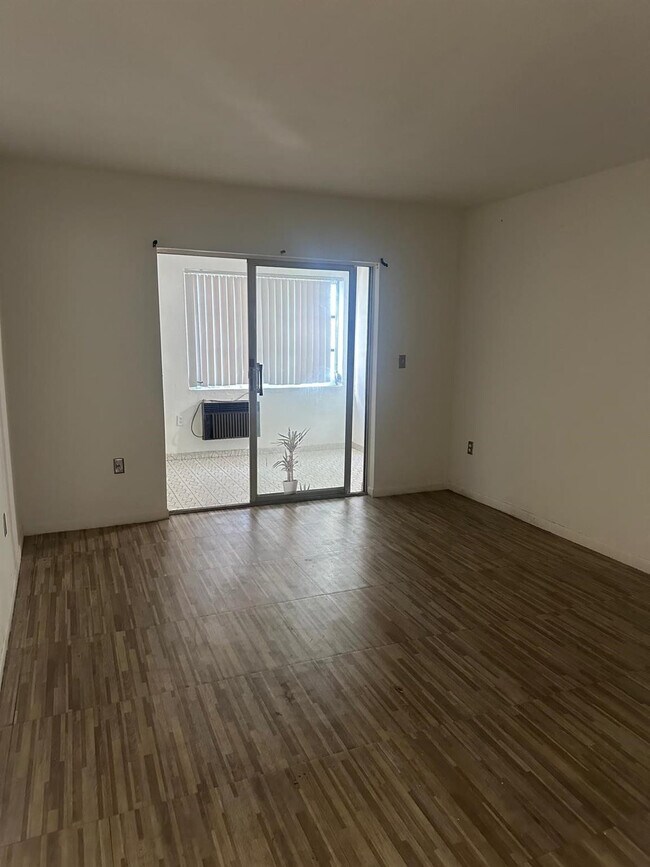 Photo - 251 NE 187th St Unit 803