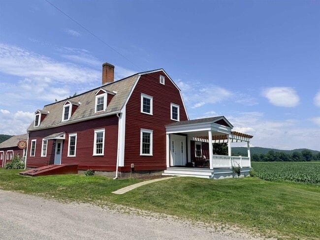 Building Photo - 13 Boggy Mdw Ln