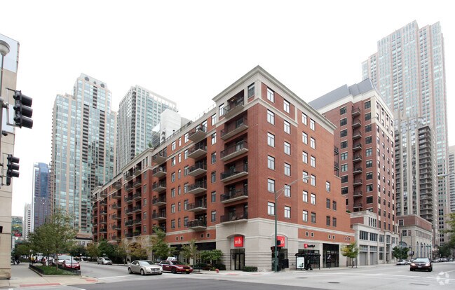 Photo - 33 W Huron St