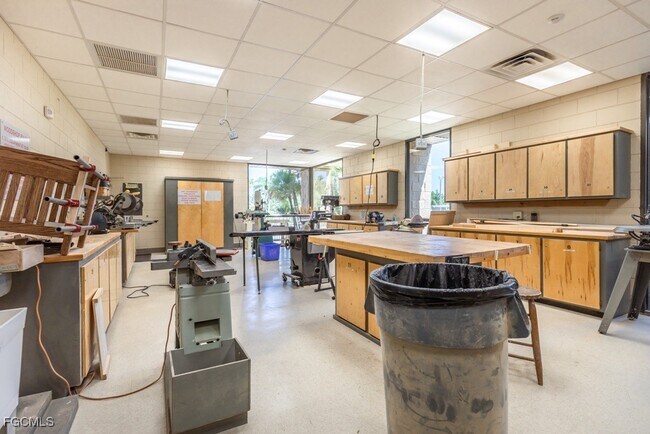 Building Photo - 7402 Lake Breeze Dr Unit 308