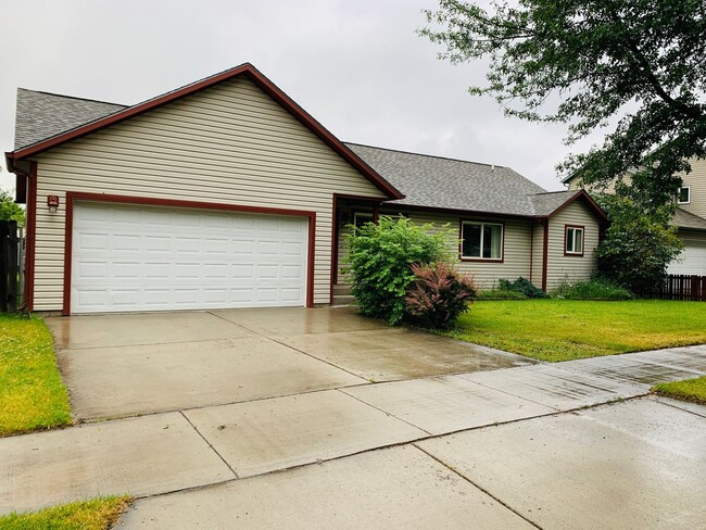 Photo - Single Level - 3 Bed - 2 Bath - Pet Friendly