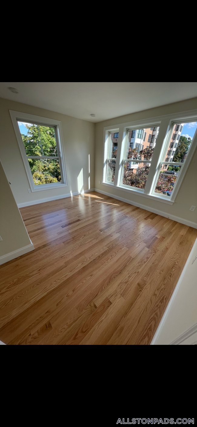 66 Ashford St Unit 2