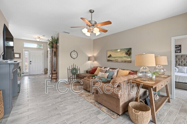 Photo - 825 Wildflower Rd