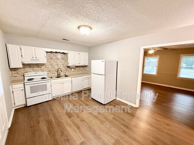 Photo - 477 Huntingridge Rd