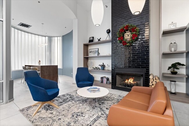 Building Photo - 909 W Washington Blvd Unit 804