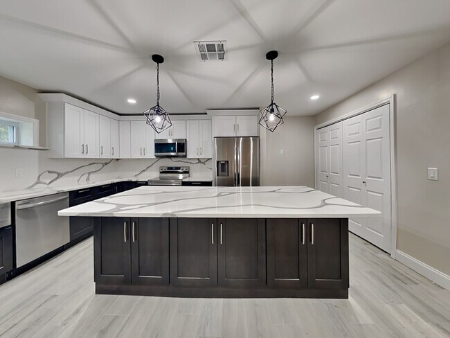 Photo - 2820 Abington Ave