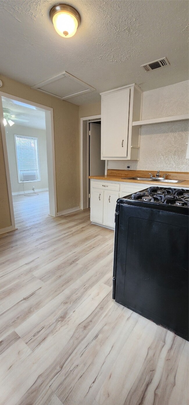 Photo - 804 Graceland St