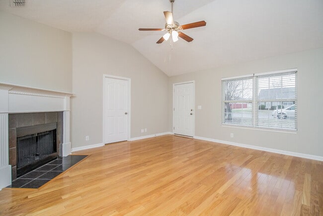 Photo - 1211 Azure Way