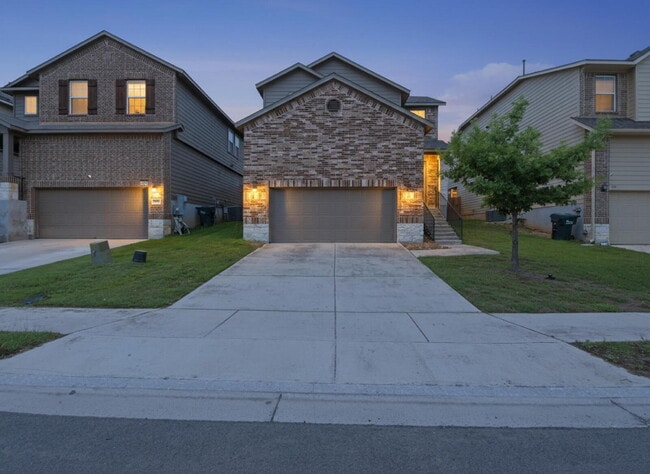 Photo - "Charming San Marcos Retreat: Spacious 3-Bedroom Home with 2.5 Baths on Lake Glen!"