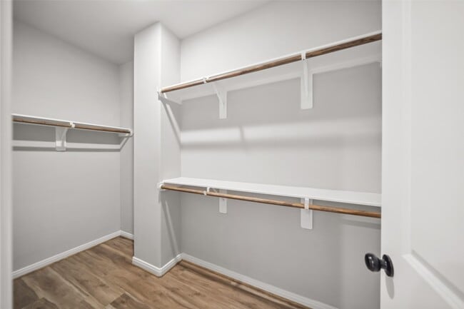 Building Photo - 212 W Lewis St Rental