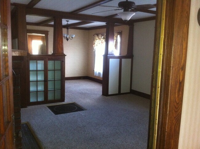 Photo - 108 S Rutland St