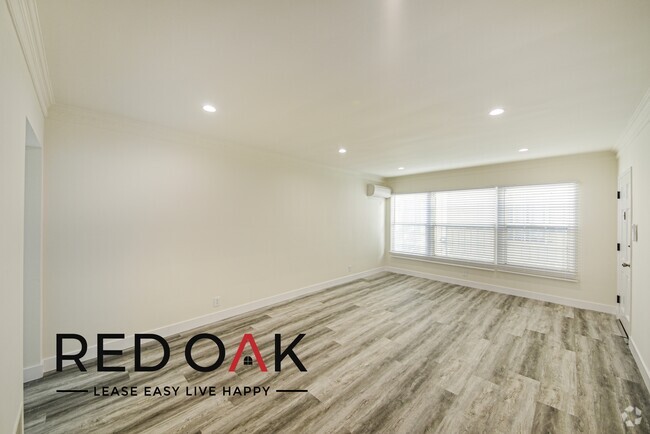 Building Photo - Gorgeous Two Bedroom with Spacious Rooms D... Unit 441 Rental