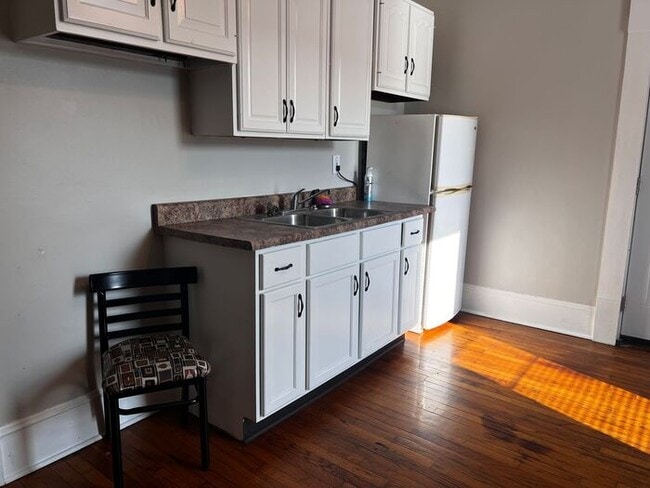 Photo - 2 Bedroom with All Utilities included Clos...