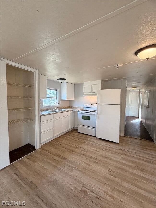 Photo - 7897 Suncoast Dr