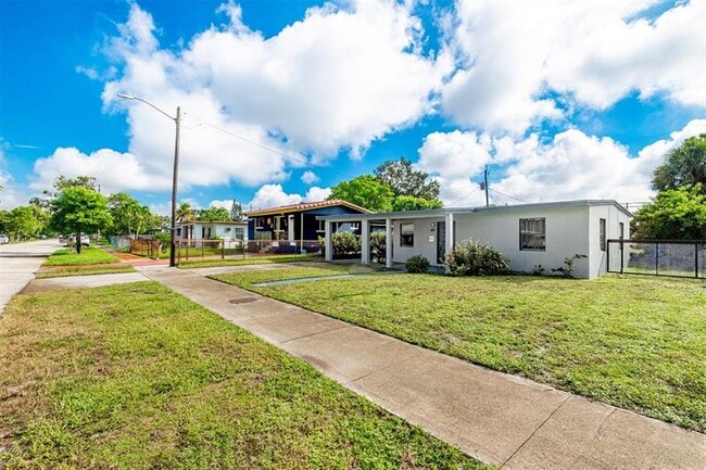 Photo - 416 NW 19th Ave
