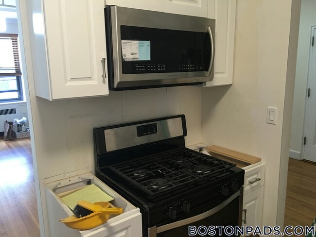 Photo - 337 Tappan St Unit 2