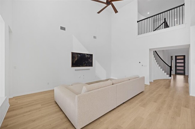 Photo - 1953 Varese Path