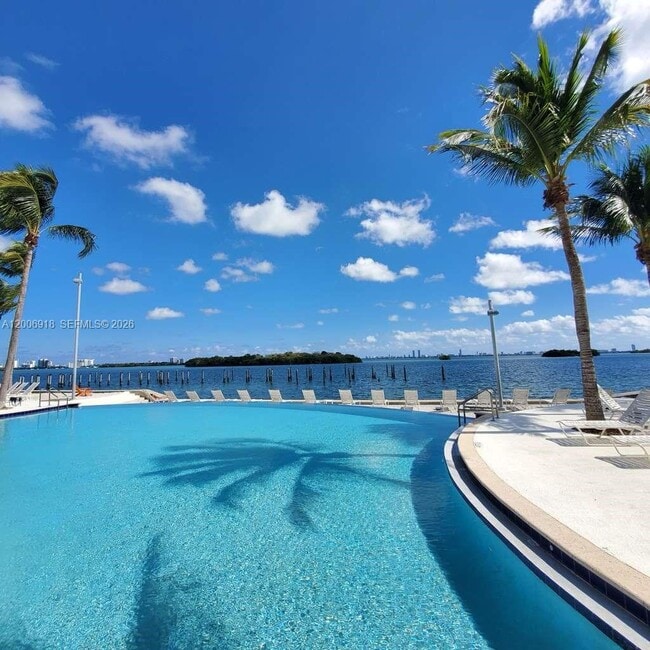 Building Photo - 650 NE 64th St Unit G410