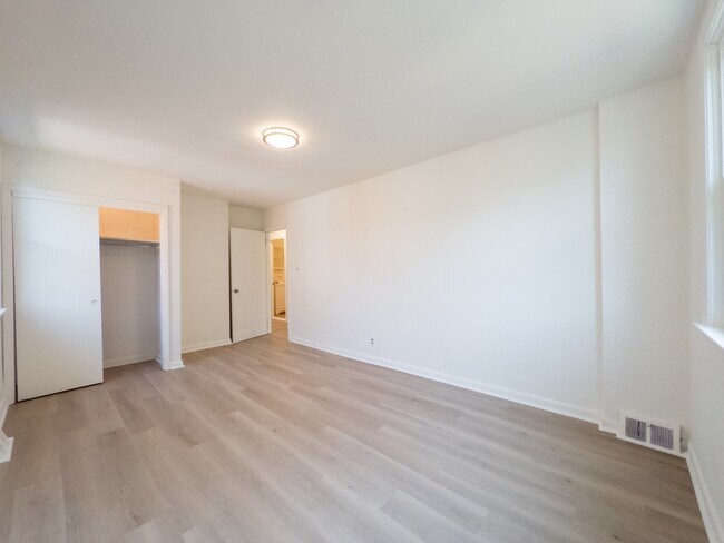 Photo - Hunter's & Cooke