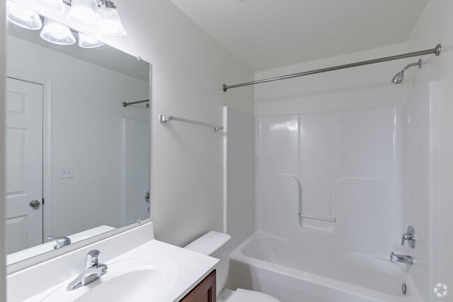 1BR, 1BA - 888SF