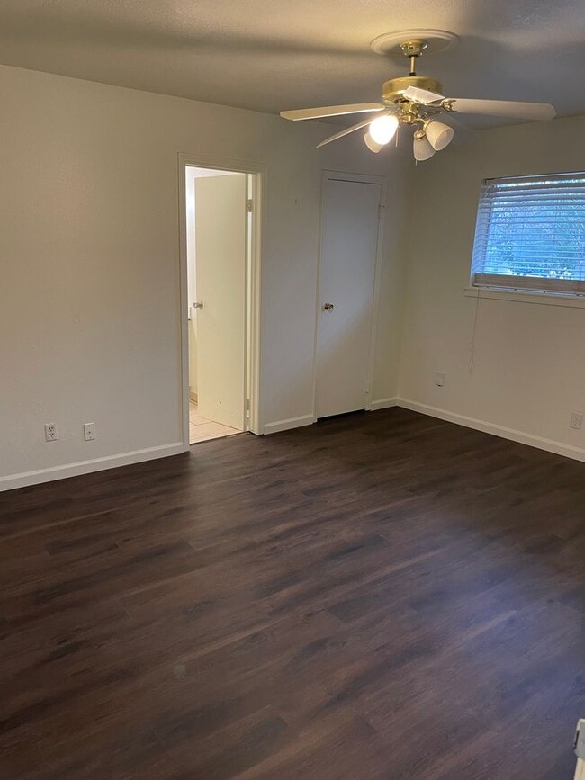 Photo - Duplex - Stunning 2 bedroom 2 bath