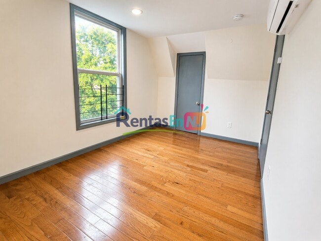 Photo - 99 Alexander St Unit 3