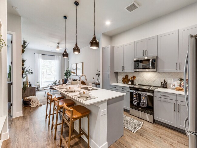 Photo - Trailhead East