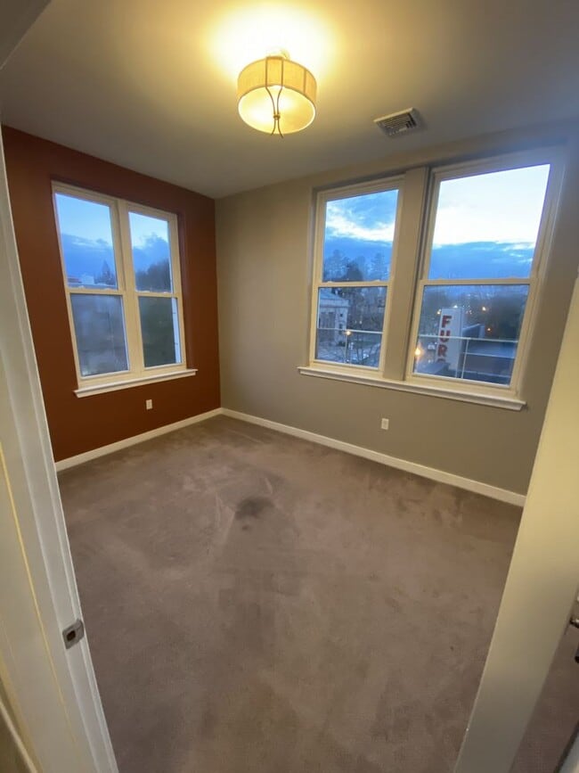 Photo - 99 W Main St Unit 208