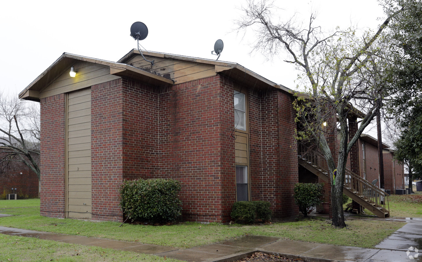Quinlan Plaza Apartments - Quinlan Plaza Apartments