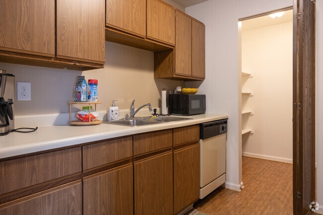 The Meadow - Kitchen - Homestead Apartments